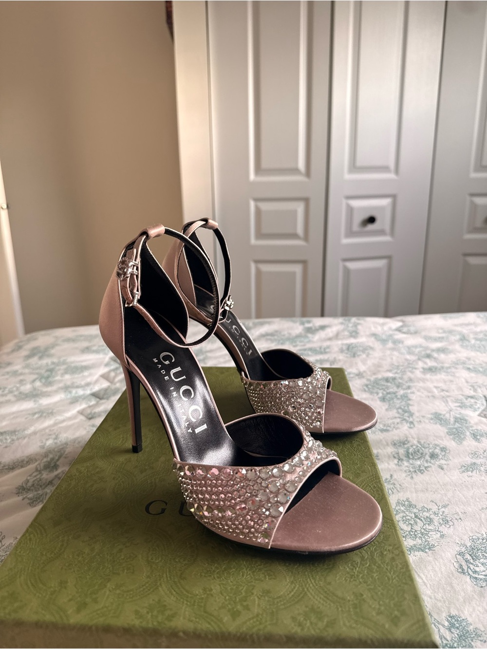 Gucci Satin Crystal Ankle Strap Sandal Pumps 37.5 Skin Rose